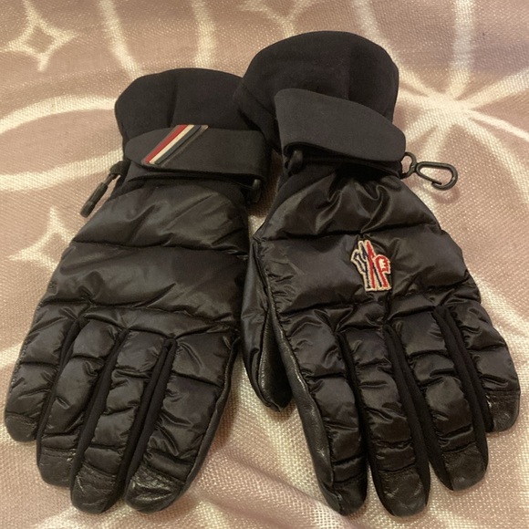 MONCLER AUTHENTIC Women's Black Leather Puffer Quilted Grenoble Gloves Size M - Picture 12 of 16